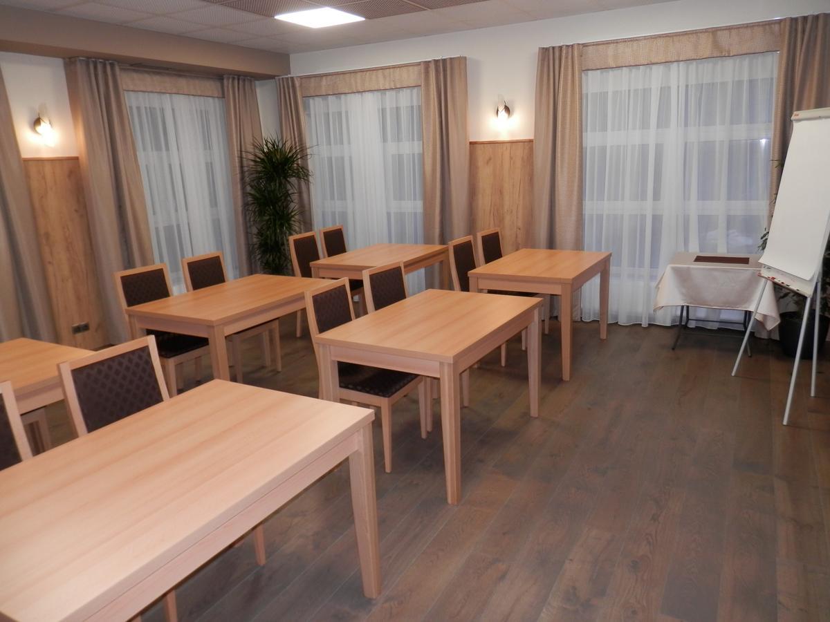 Wellness Hotel Hluboky Dvur Hrubá Voda Buitenkant foto